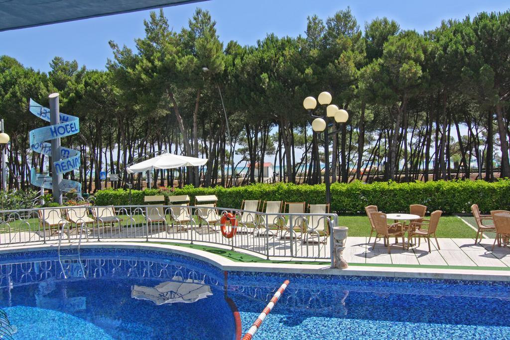 Hotel Meripol Alba Adriatica Eksteriør billede
