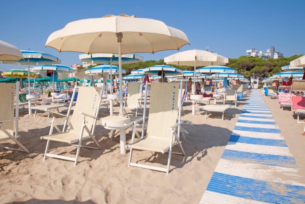 Hotel Meripol Alba Adriatica Eksteriør billede