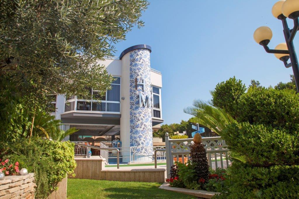 Hotel Meripol Alba Adriatica Eksteriør billede